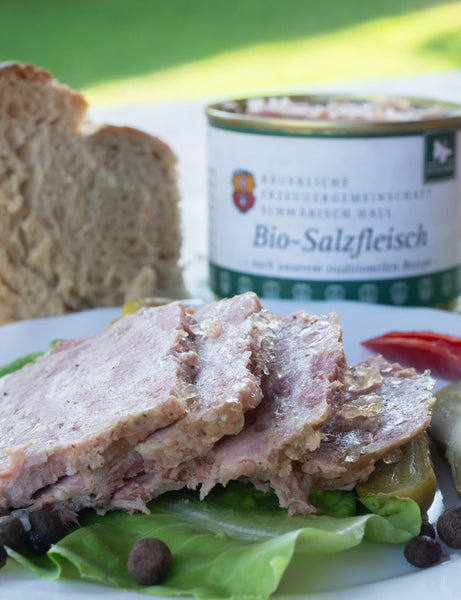 Carne coaptă în sare Bio Salzfleisch BESH 200g – servită pe farfurie