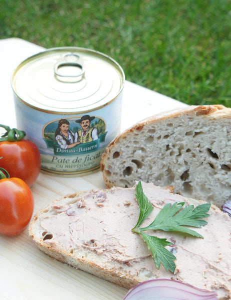 Pate de Ficat cu Merișoare Donau-Bauern 200g – pe pâine cu roșii