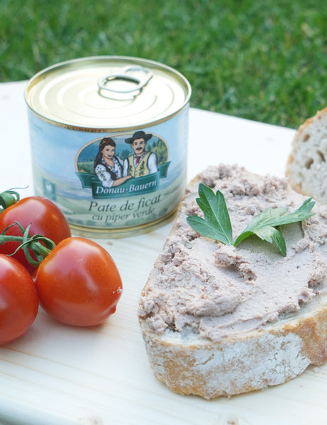 Pate de Ficat cu Piper Verde Donau-Bauern 200g – pe pâine cu roșii